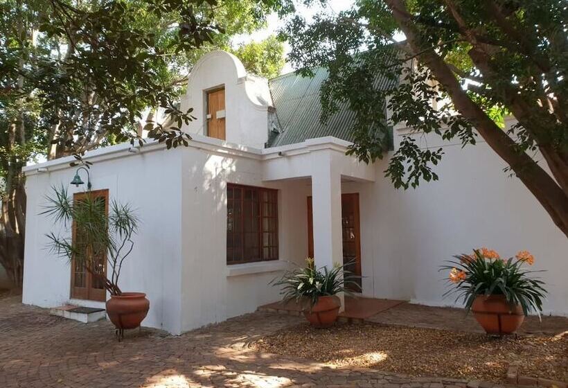 پانسیون Birdwood Boutique Estate