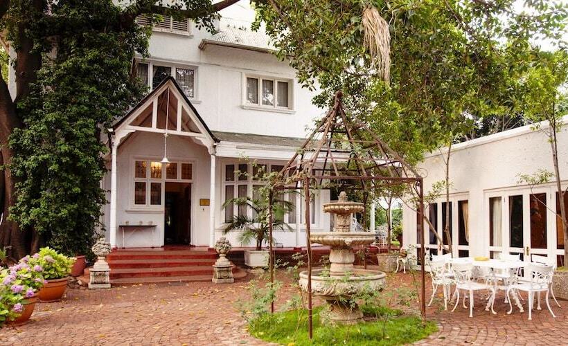 پانسیون Birdwood Boutique Estate