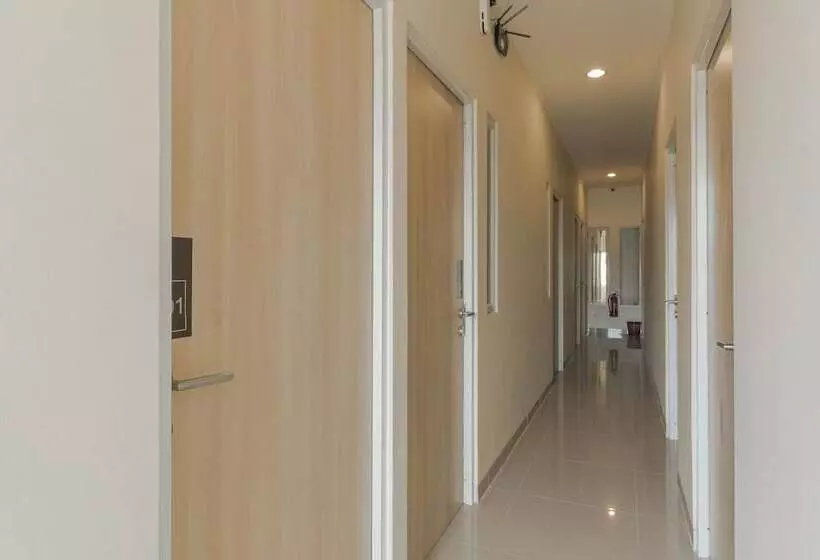 ペンション Reddoorz Near Soekarno Hatta Airport