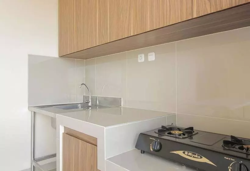 ペンション Reddoorz Near Soekarno Hatta Airport