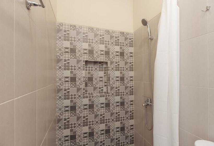 بنسيون Reddoorz Near Soekarno Hatta Airport