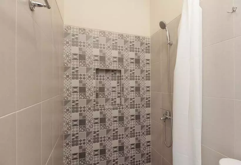 ペンション Reddoorz Near Soekarno Hatta Airport