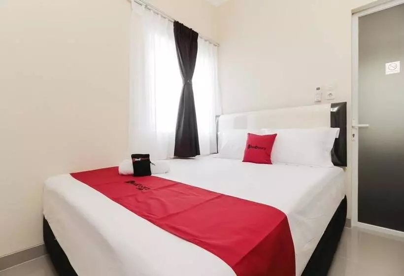 ペンション Reddoorz Near Soekarno Hatta Airport