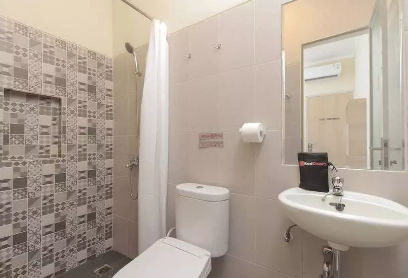 ペンション Reddoorz Near Soekarno Hatta Airport