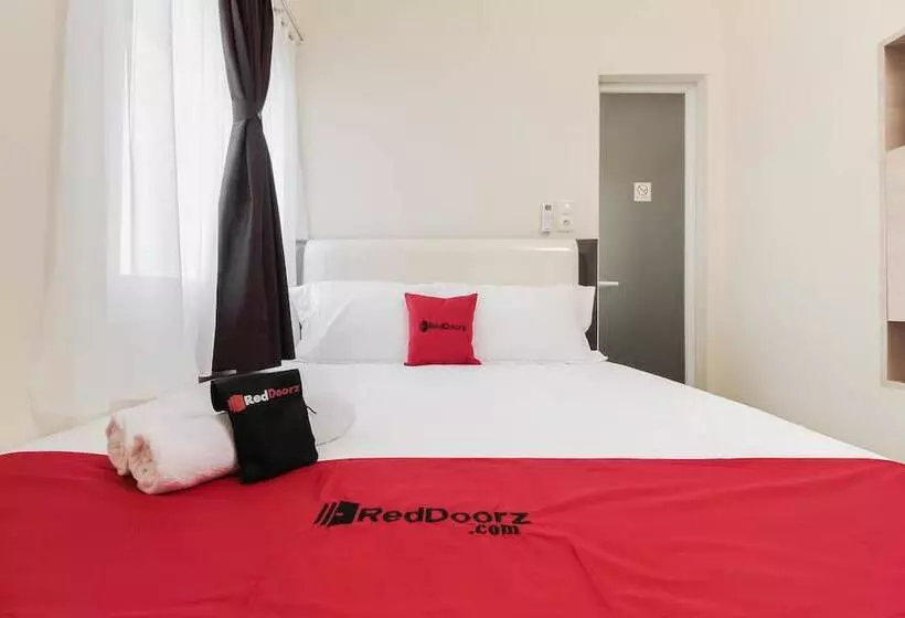 ペンション Reddoorz Near Soekarno Hatta Airport