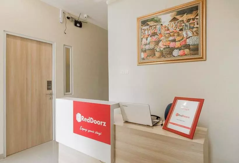 ペンション Reddoorz Near Soekarno Hatta Airport