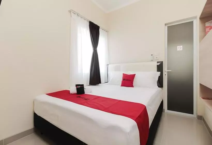 ペンション Reddoorz Near Soekarno Hatta Airport