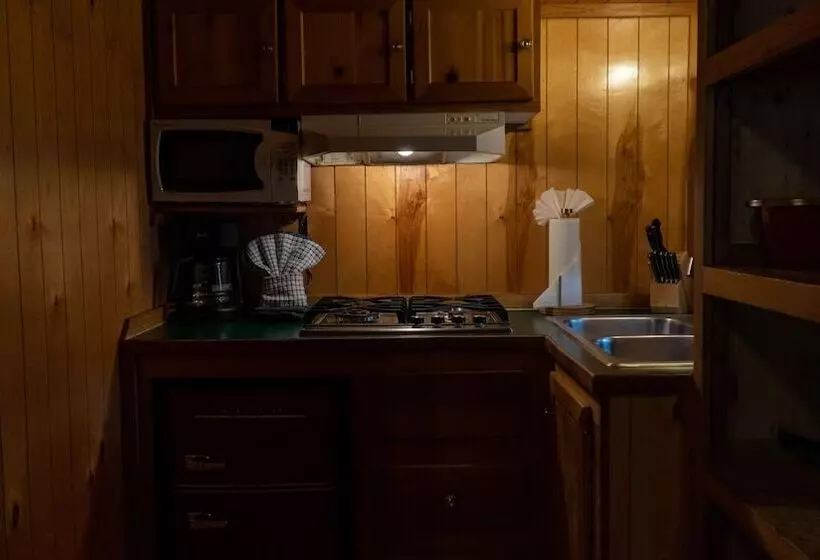 ユースホステル Ouray Riverside Resort   Inn & Cabins