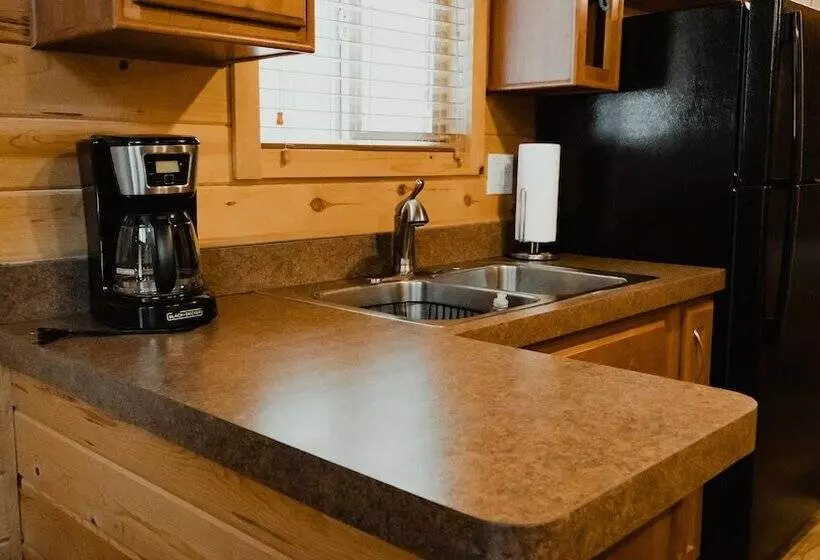 ユースホステル Ouray Riverside Resort   Inn & Cabins