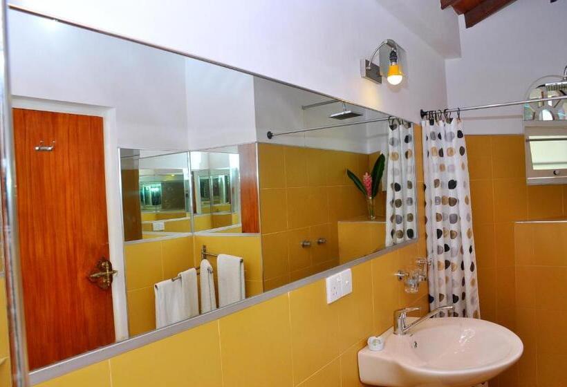 בית מלון כפרי Ayubowan Swiss Lanka Bungalow Resort