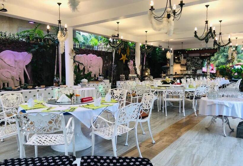 בית מלון כפרי Ayubowan Swiss Lanka Bungalow Resort