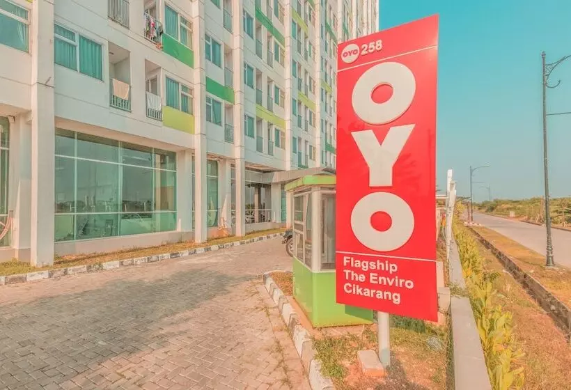 ホテル Collection O The Enviro Cikarang