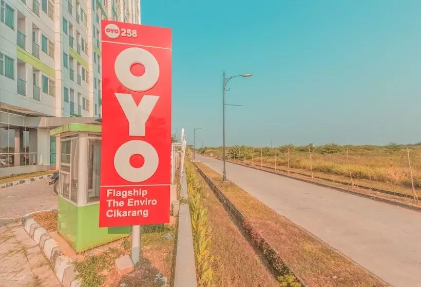 ホテル Collection O The Enviro Cikarang