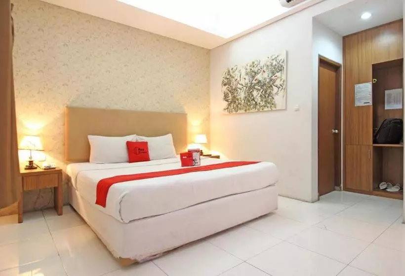 ホテル Reddoorz Plus @ Jl Jendral Sudirman Sukoharjo