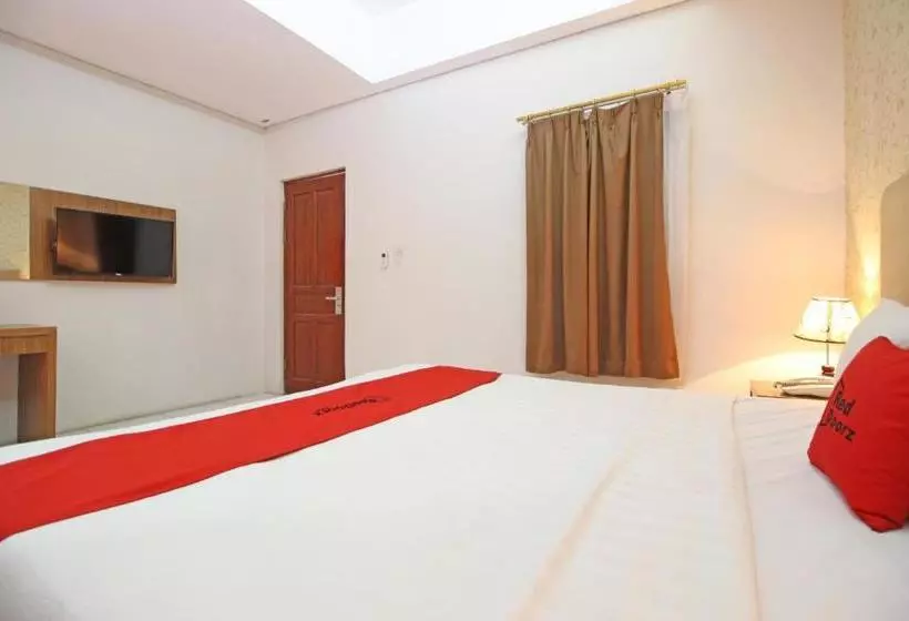 ホテル Reddoorz Plus @ Jl Jendral Sudirman Sukoharjo