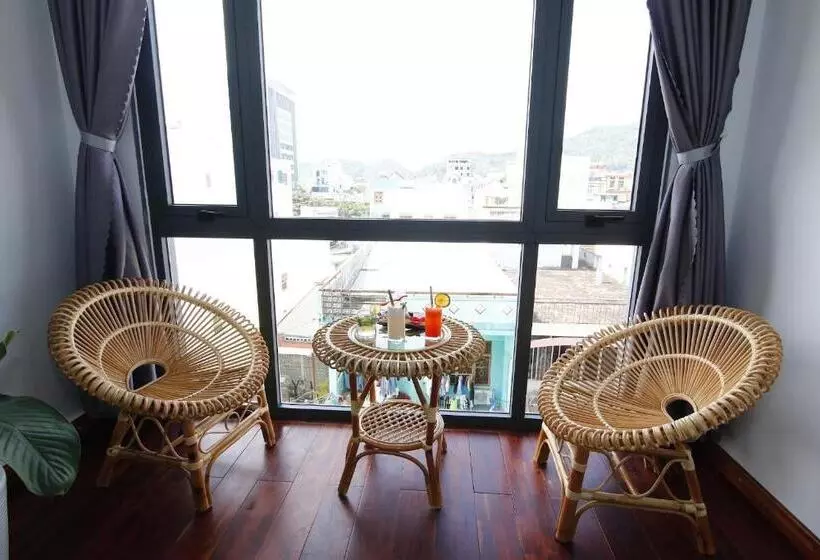 هاستل 5 Elements