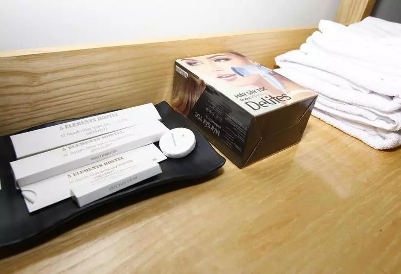 هاستل 5 Elements