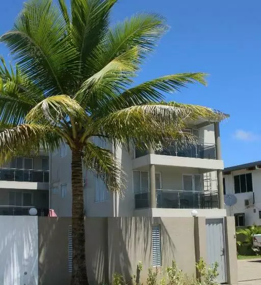 تختخواب و صبحانه Fiji Home Apartment