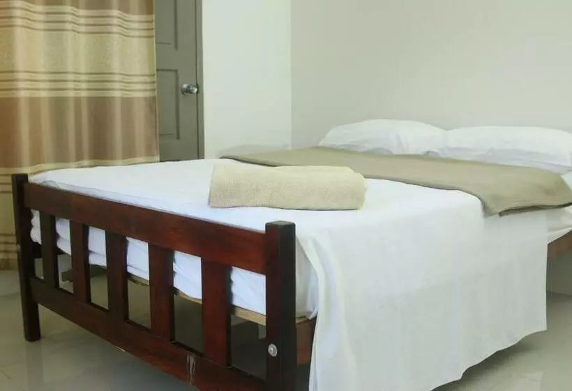 تختخواب و صبحانه Fiji Home Apartment