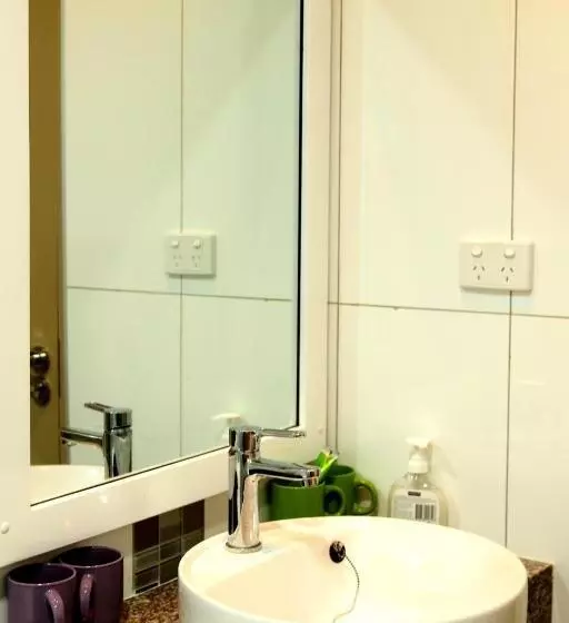 تختخواب و صبحانه Fiji Home Apartment