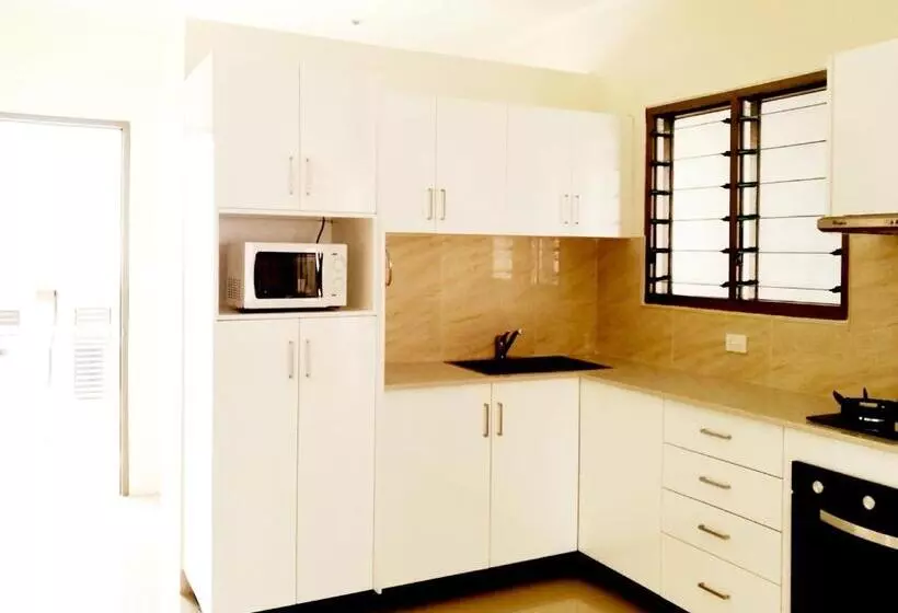تختخواب و صبحانه Fiji Home Apartment