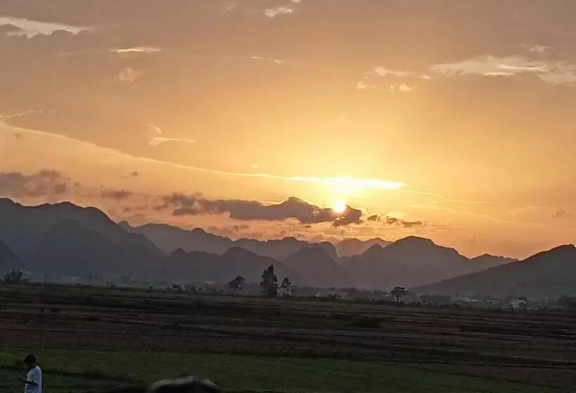 تختخواب و صبحانه Palafita Bungalow