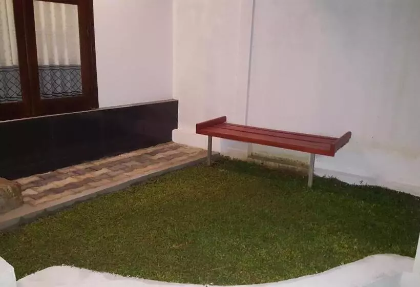 Hotelli Olivi Palace