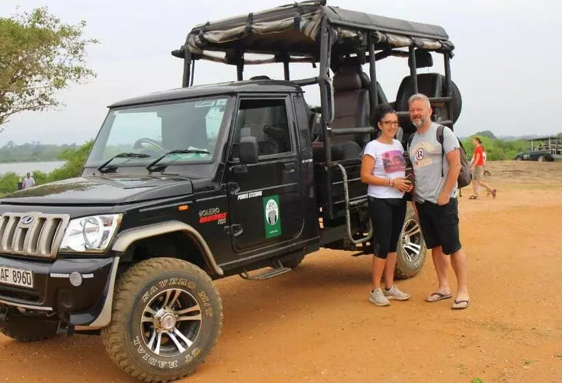 Hotelli Olivi Palace