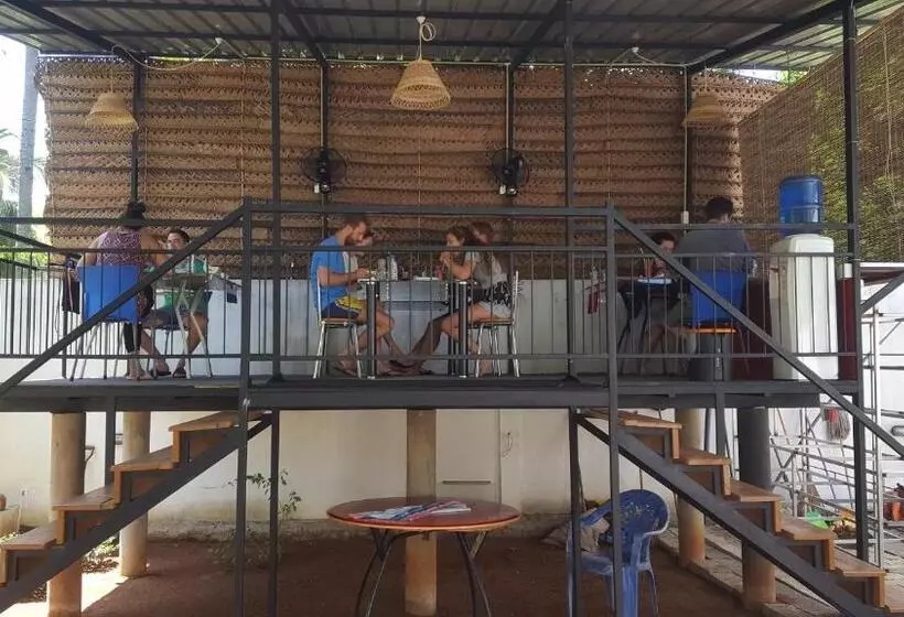 Hotelli Olivi Palace