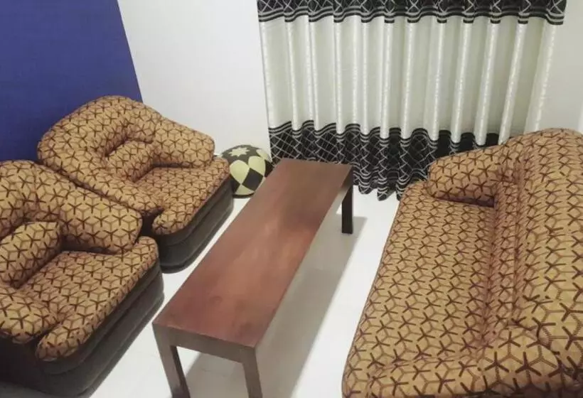 Hotelli Olivi Palace