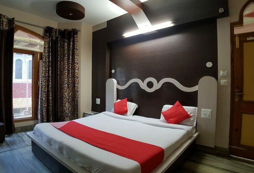 Отель Oyo 30576 Satyam Regency