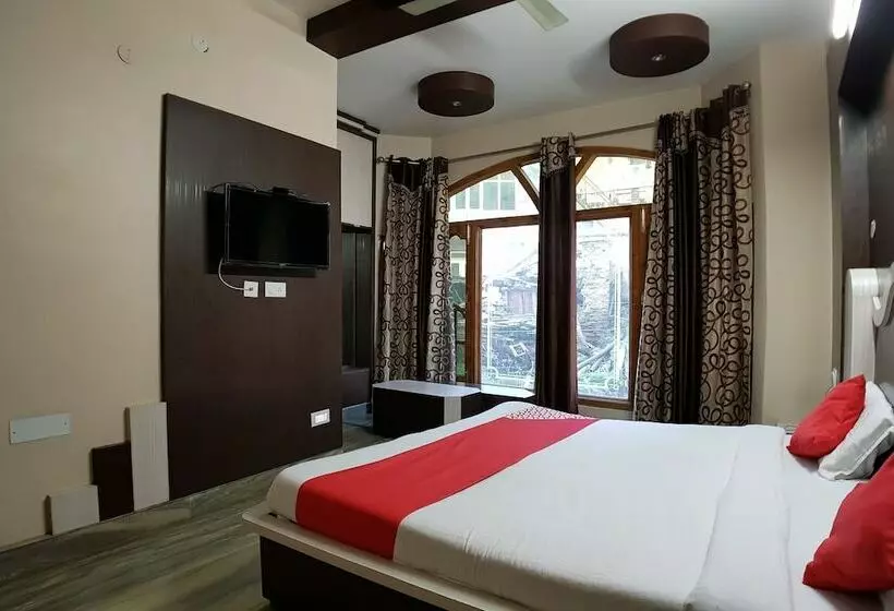 Hotelli Oyo 30576 Satyam Regency