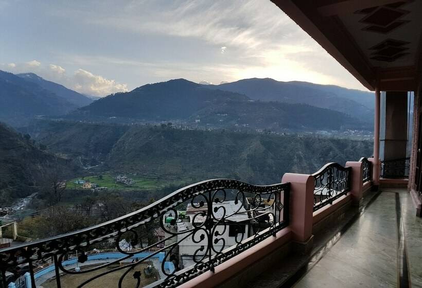 Отель Oyo 30576 Satyam Regency