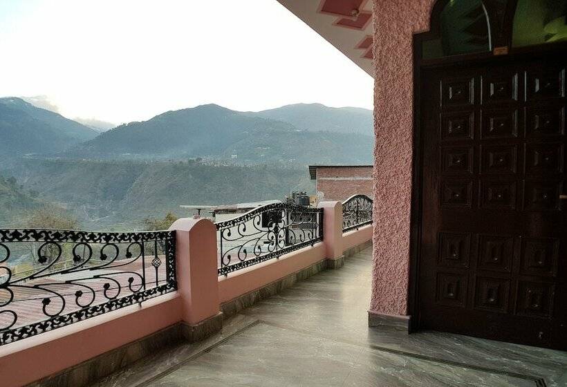 Отель Oyo 30576 Satyam Regency