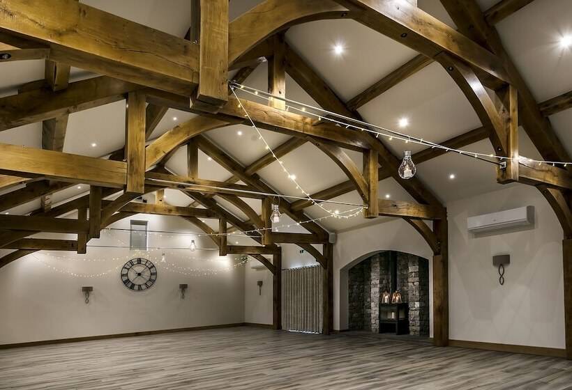 هتل The Gamekeeper S Inn