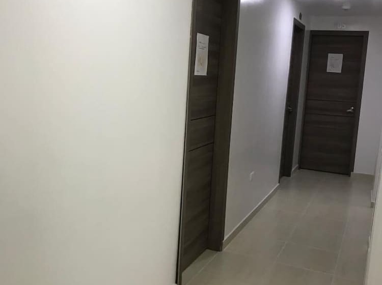 بنسيون Hostal Piedra Del Sol