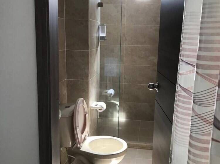 بنسيون Hostal Piedra Del Sol