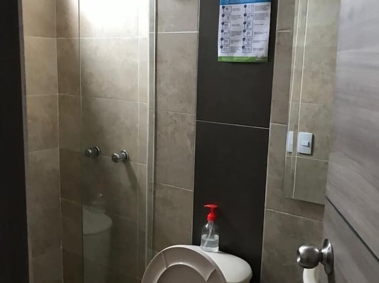 بنسيون Hostal Piedra Del Sol