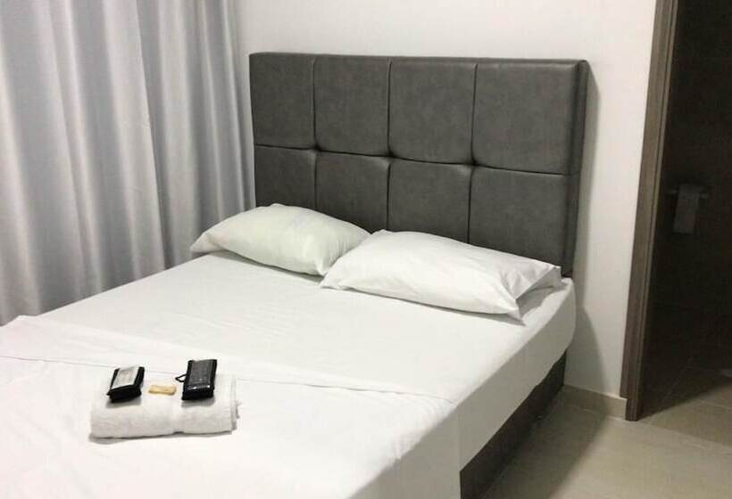 بنسيون Hostal Piedra Del Sol