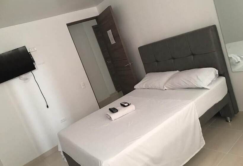 بنسيون Hostal Piedra Del Sol