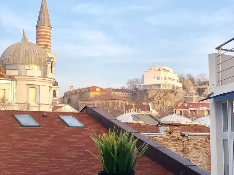 پانسیون Skyler Guest House