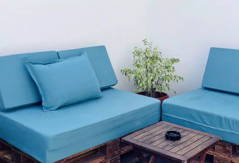 پانسیون Skyler Guest House