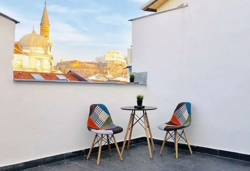 پانسیون Skyler Guest House