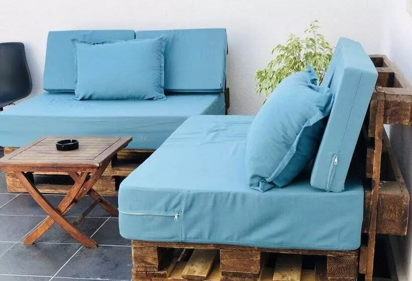 پانسیون Skyler Guest House
