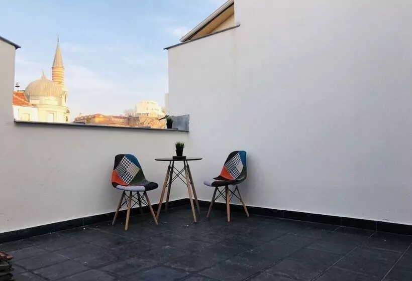 پانسیون Skyler Guest House