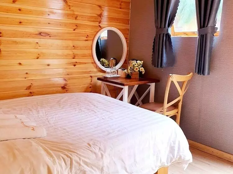 تختخواب و صبحانه An An House   Hostel