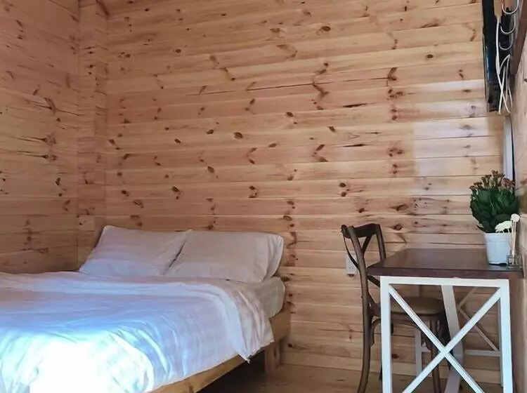 تختخواب و صبحانه An An House   Hostel