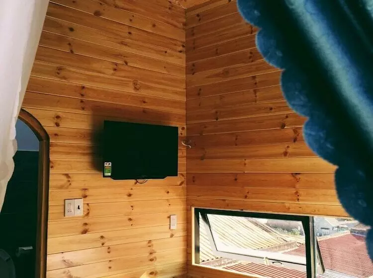 تختخواب و صبحانه An An House   Hostel
