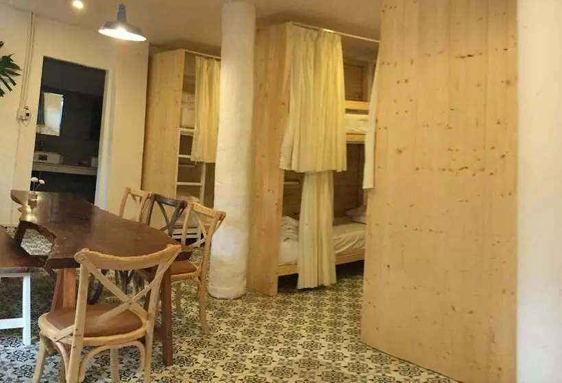 تختخواب و صبحانه An An House   Hostel