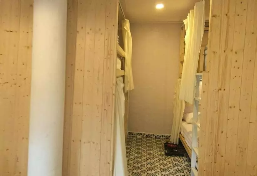 تختخواب و صبحانه An An House   Hostel